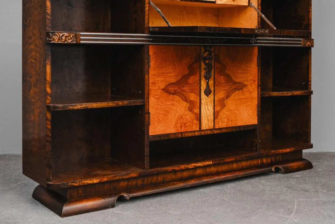Art Deco Bücherregal mit Sekretär aus Birke & Nussholz
