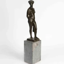 Art Deco Bronzeskulptur auf Steinsockel, 1930