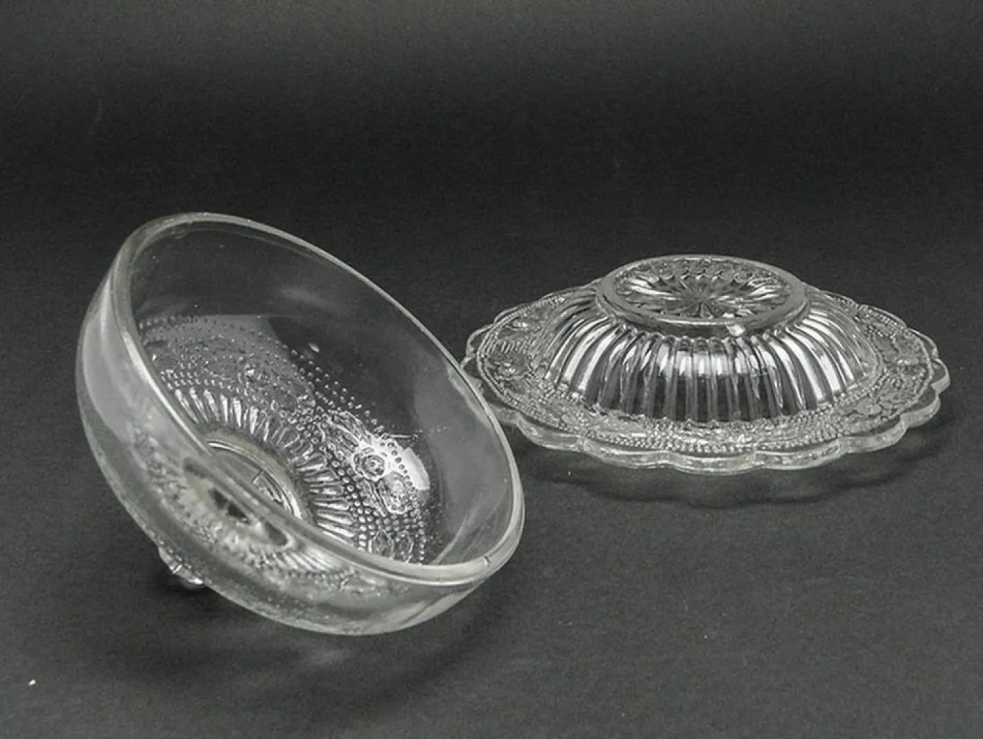 Art Deco Butterdose von Krosno Glassworks, Polen, 1930er