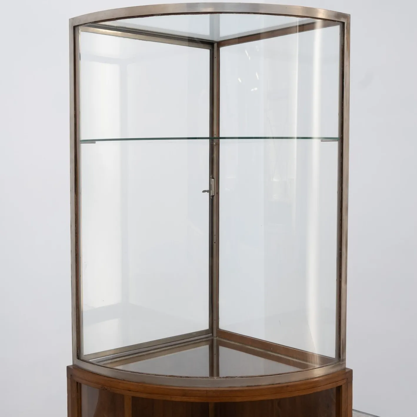 Art Deco Eckvitrine, 1930