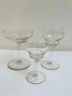 Art Deco Gläser aus Pressglas, Frankreich, 1920er, 18 . Set