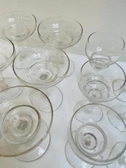 Art Deco Gläser aus Pressglas, Frankreich, 1920er, 18 . Set