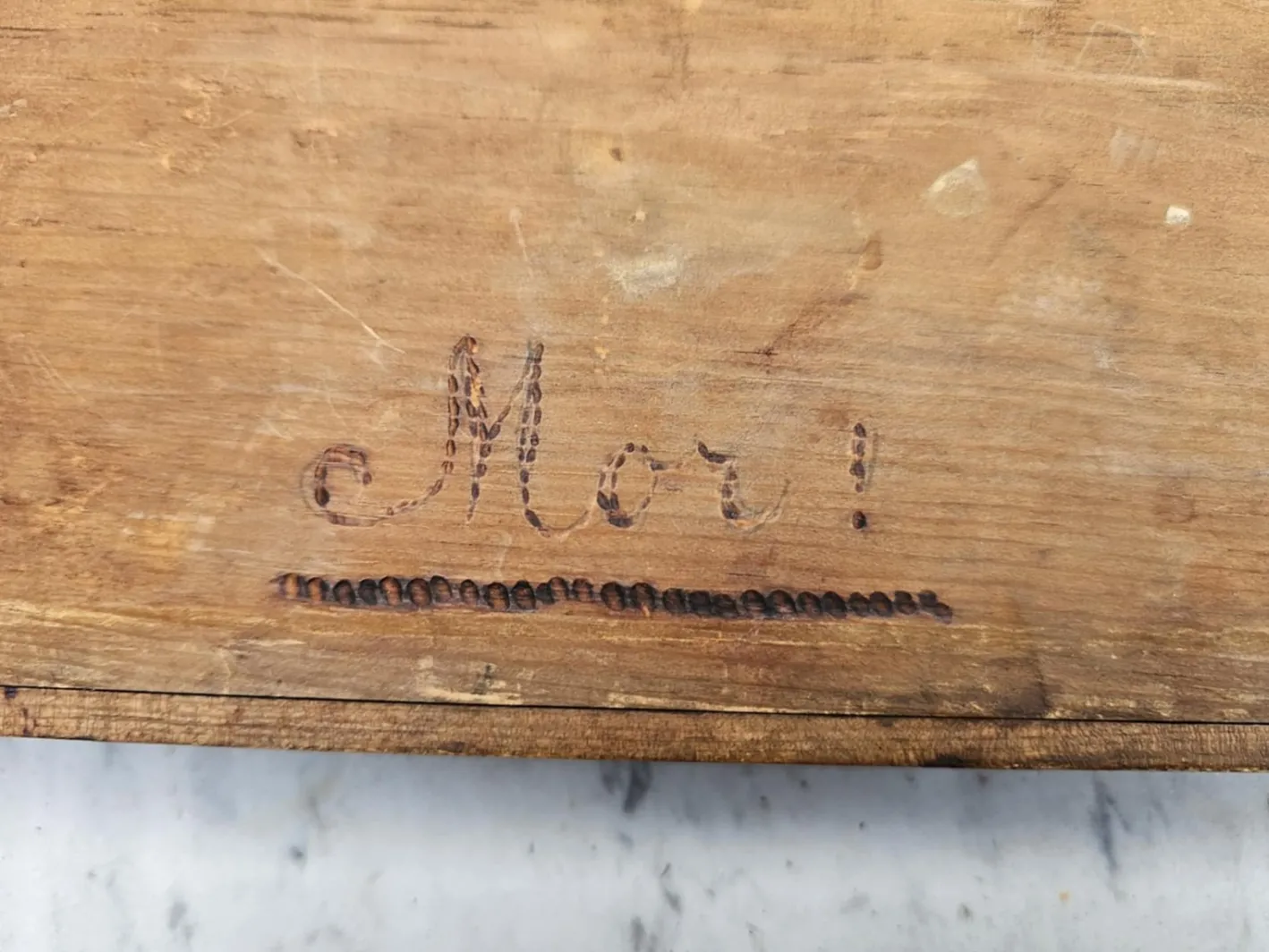 Art Deco Holztablett mit Ziegen- und Seepferdchen Schnitzereien, 1920er