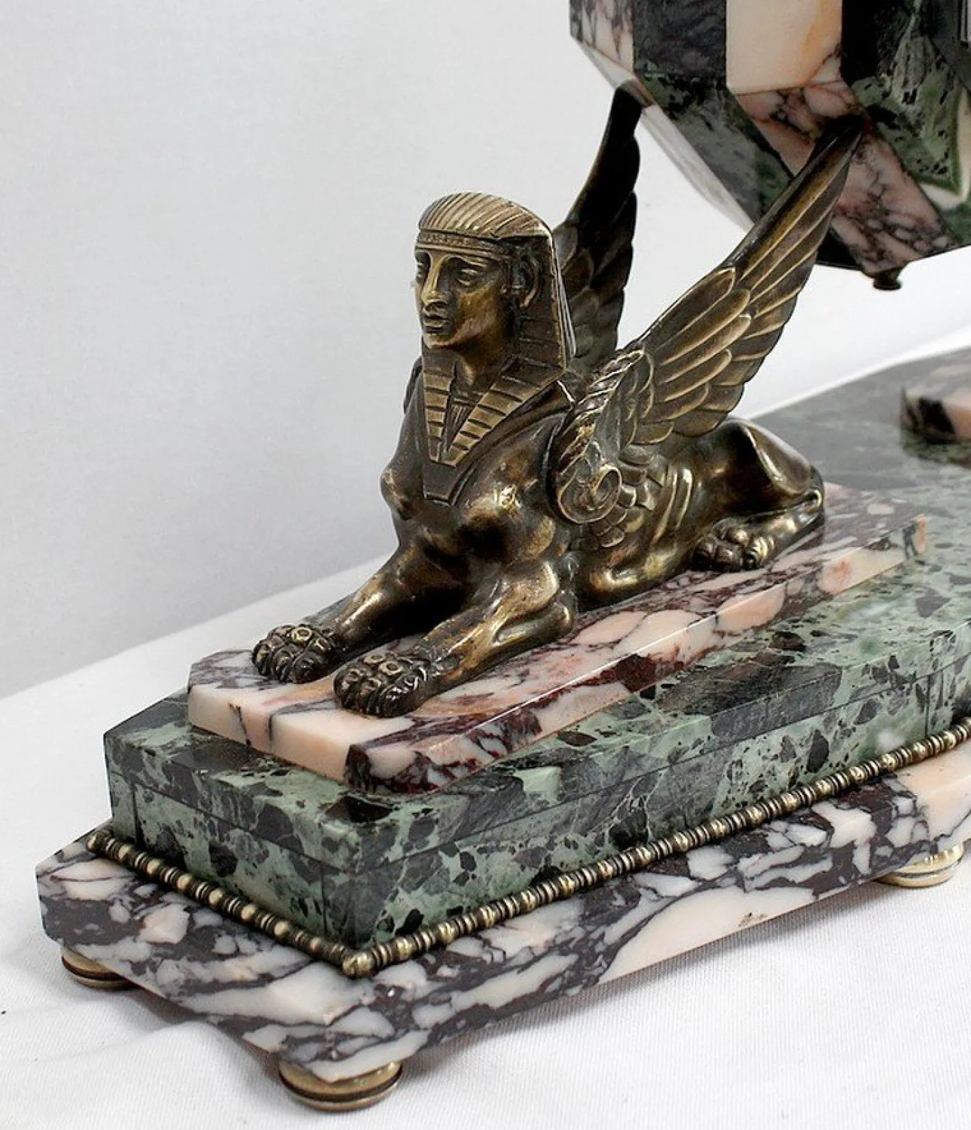 Art Deco Kaminuhr & Dekoration aus Marmor & Bronze, 1940er, 3er Set