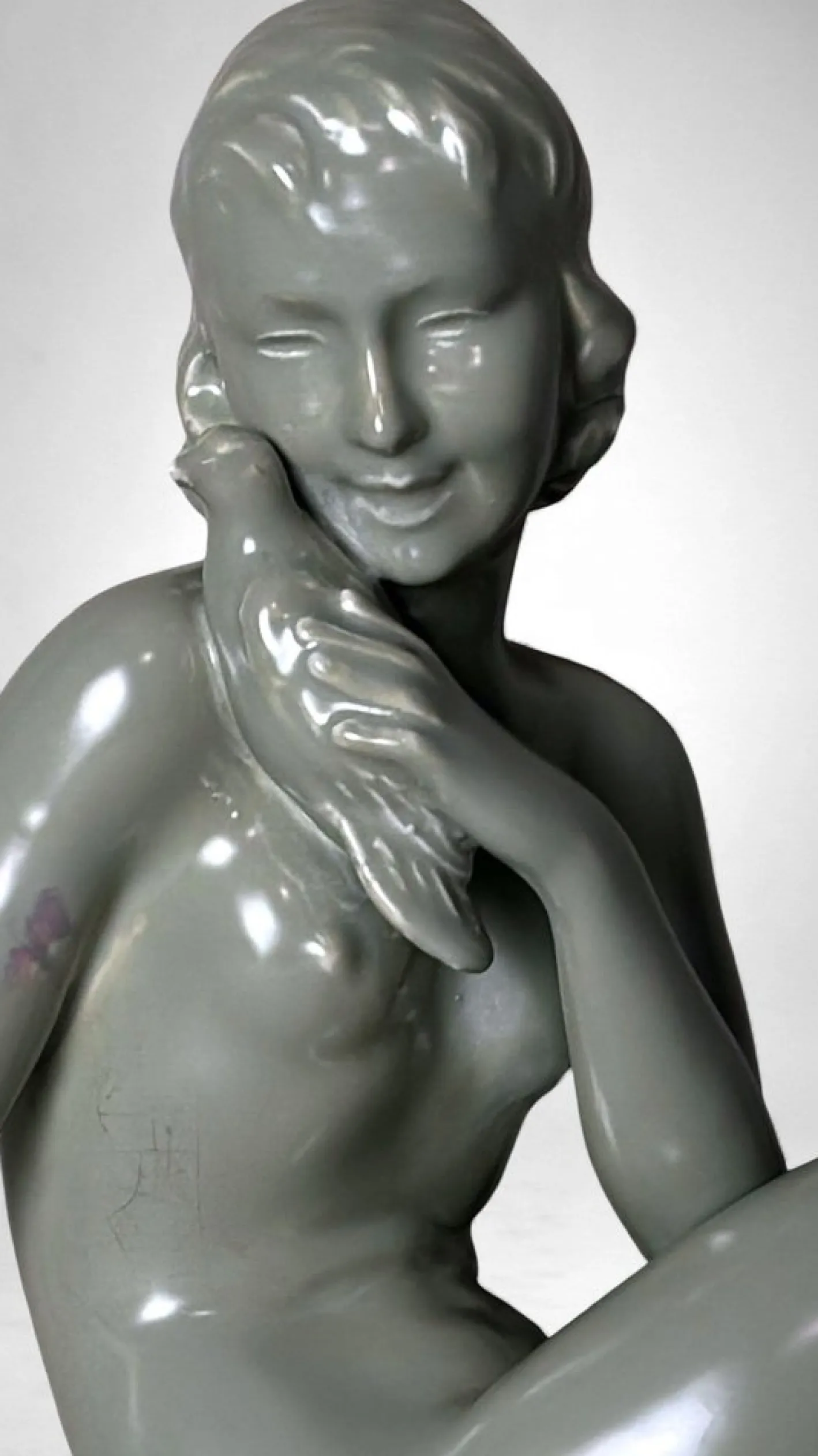 Art Deco Keramikfigur einer jungen Frau im Stil von Saint-Clement, 1920
