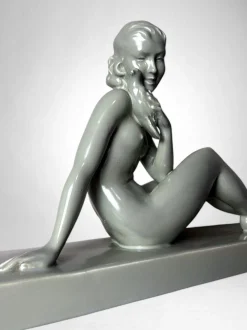Art Deco Keramikfigur einer jungen Frau im Stil von Saint-Clement, 1920