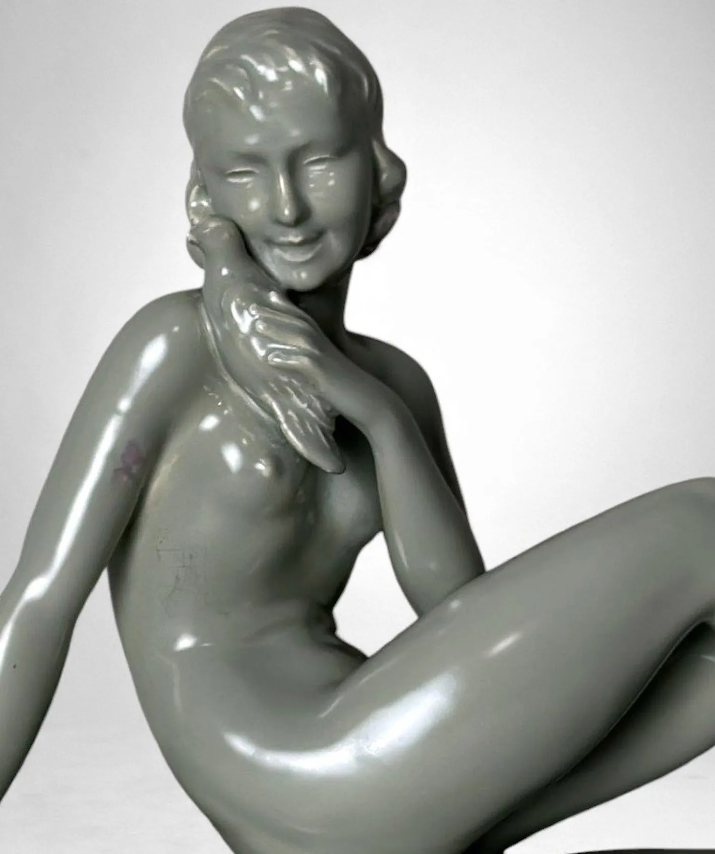 Art Deco Keramikfigur einer jungen Frau im Stil von Saint-Clement, 1920