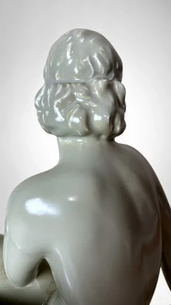 Art Deco Keramikfigur einer jungen Frau im Stil von Saint-Clement, 1920