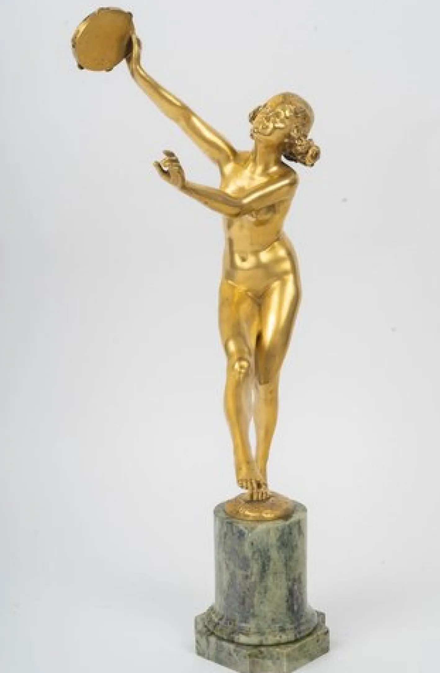Art Deco Künstler, Tänzerin mit Tamburin, vergoldete Bronzeskulptur, 1930er Jahre