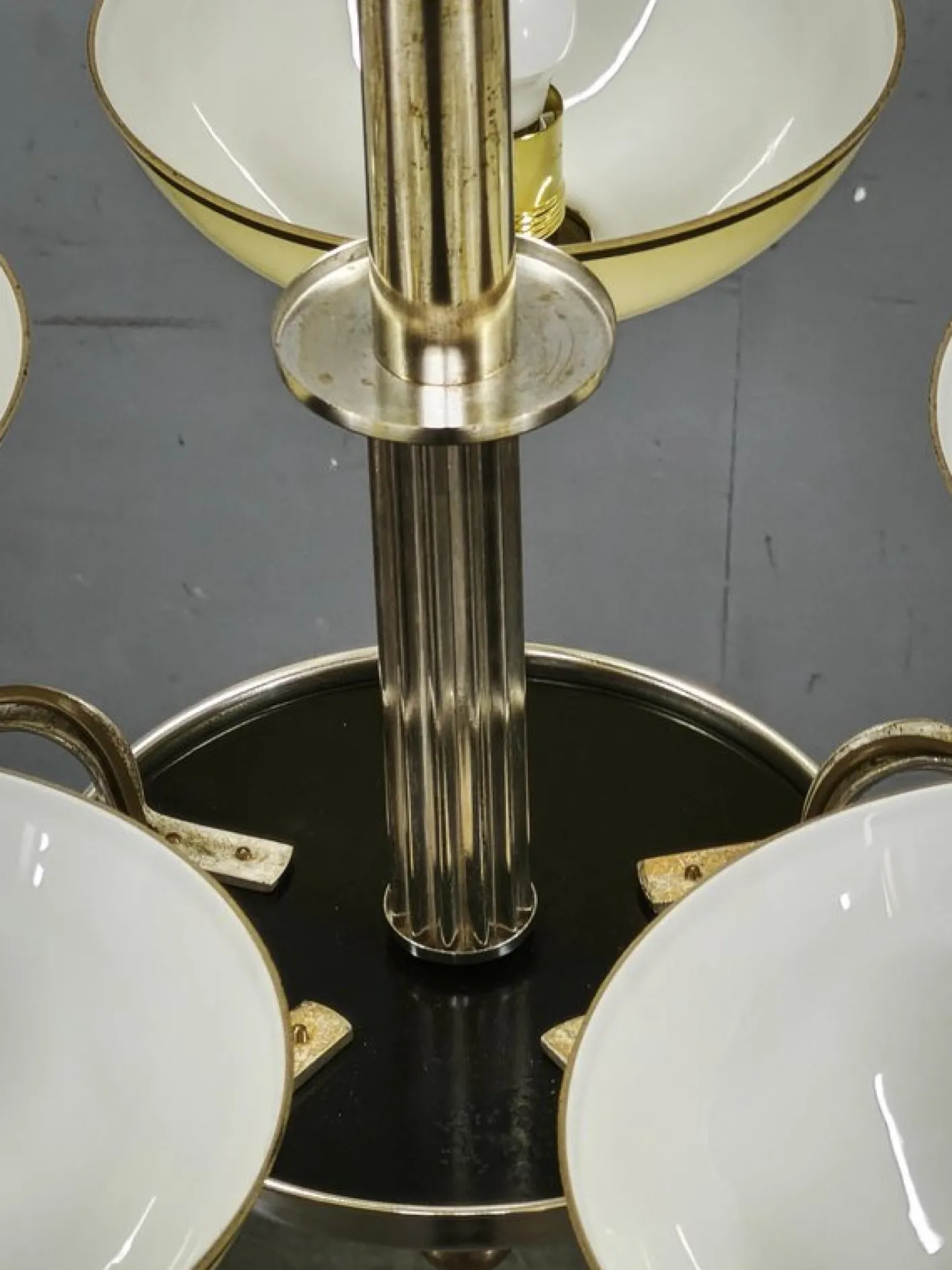 Art Deco Kronleuchter aus Nickel mit Champagnerglasschirmen, 1930er