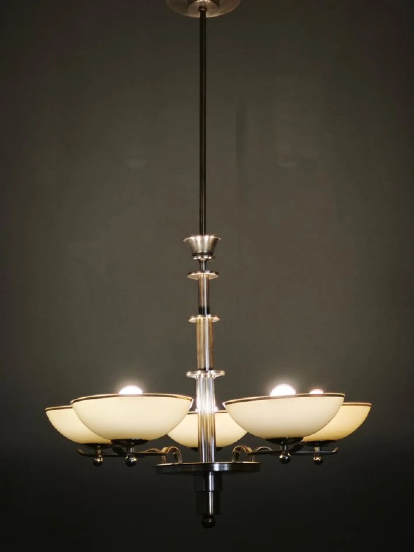 Art Deco Kronleuchter aus Nickel mit Champagnerglasschirmen, 1930er