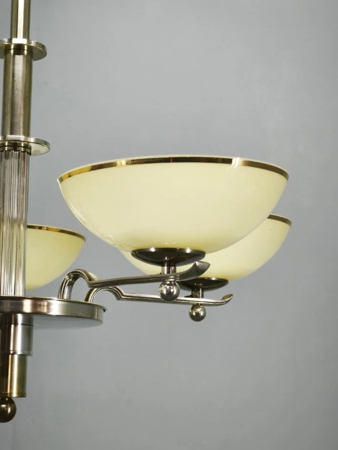 Art Deco Kronleuchter aus Nickel mit Champagnerglasschirmen, 1930er