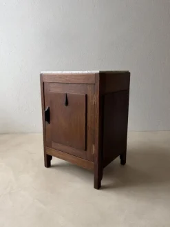 Art Deco Nachttisch mit Marmorplatte