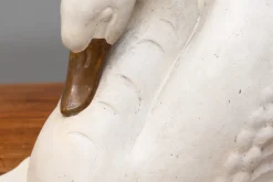 Art Deco Schwanenskulptur in Farbe & Gips, 1950er