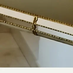 Art Deco Spiegel mit Abgeschrägtem Rahmen & Vergoldetem Messing, Frankreich, 1930