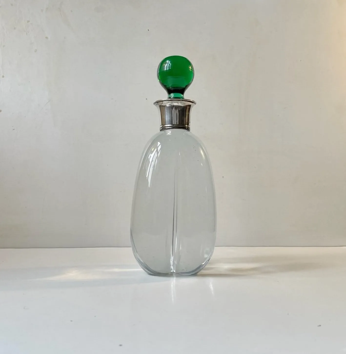 Art Deco Strombergshyttan Karaffe aus Kristallglas & Silber, 1930er
