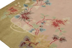 Art Deco Teppich im chinesischen Stil in Rosa und Grün mit bunten Blumenmustern von Rug&Kilim