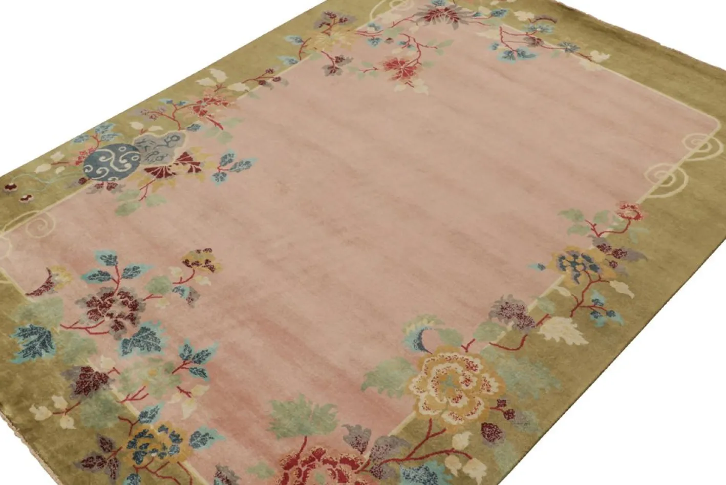Art Deco Teppich im chinesischen Stil in Rosa und Grün mit bunten Blumenmustern von Rug&Kilim