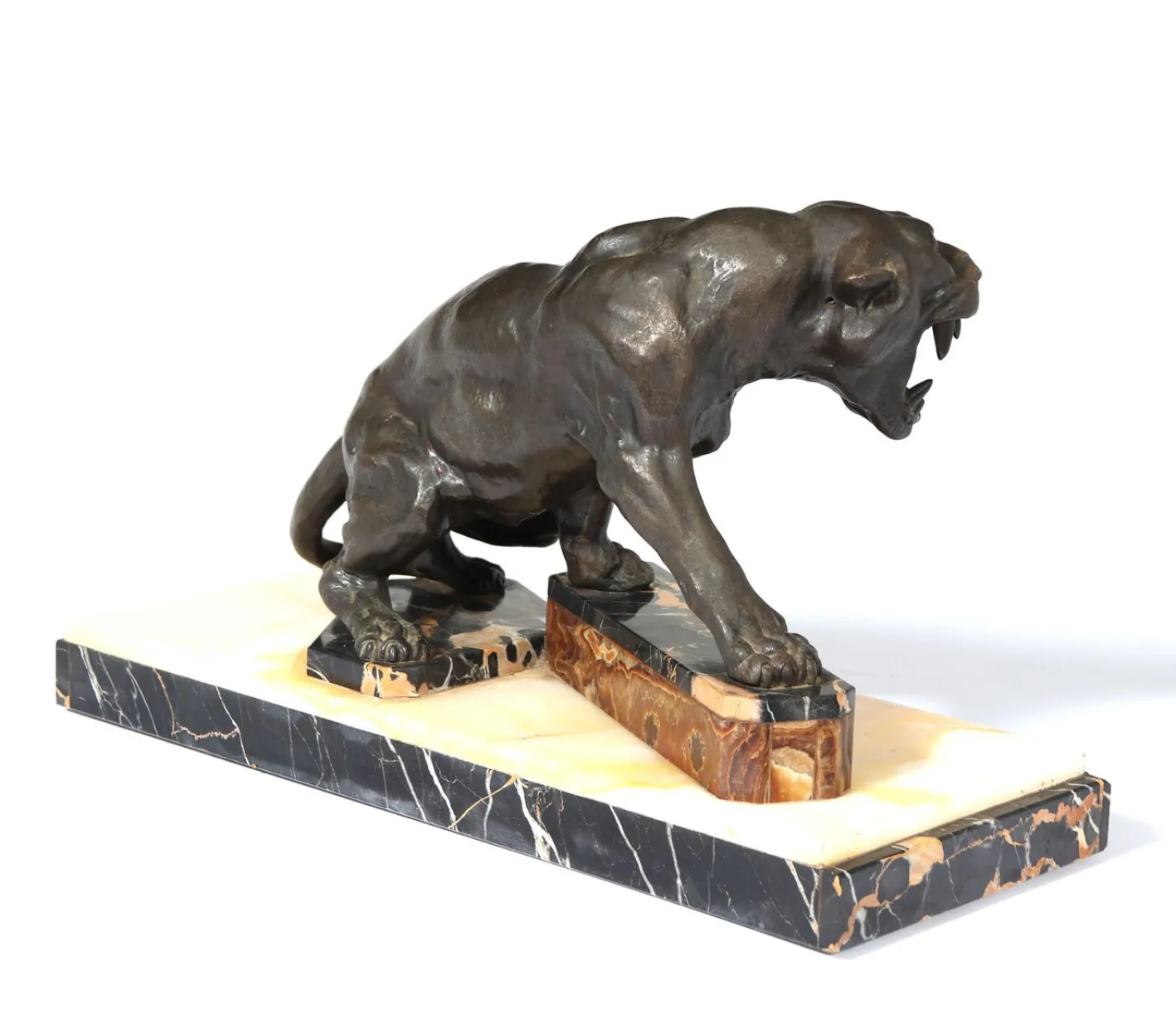 Art Deco Tiger, 1930, Patinierte Bronze auf Marmor und Onyx