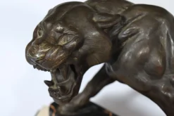 Art Deco Tiger, 1930, Patinierte Bronze auf Marmor und Onyx