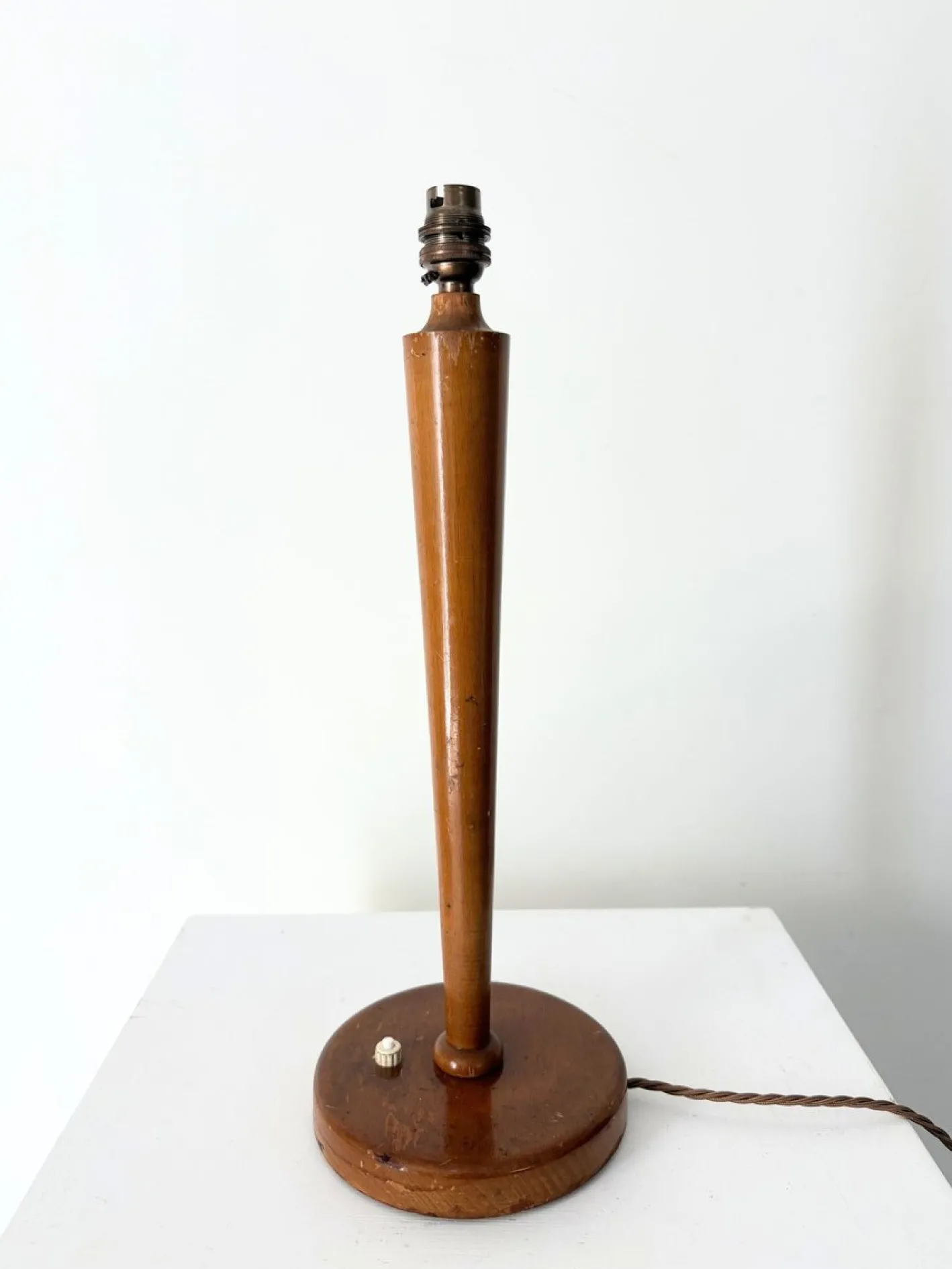Art Deco Tischlampe aus Holz, Frankreich, 1920