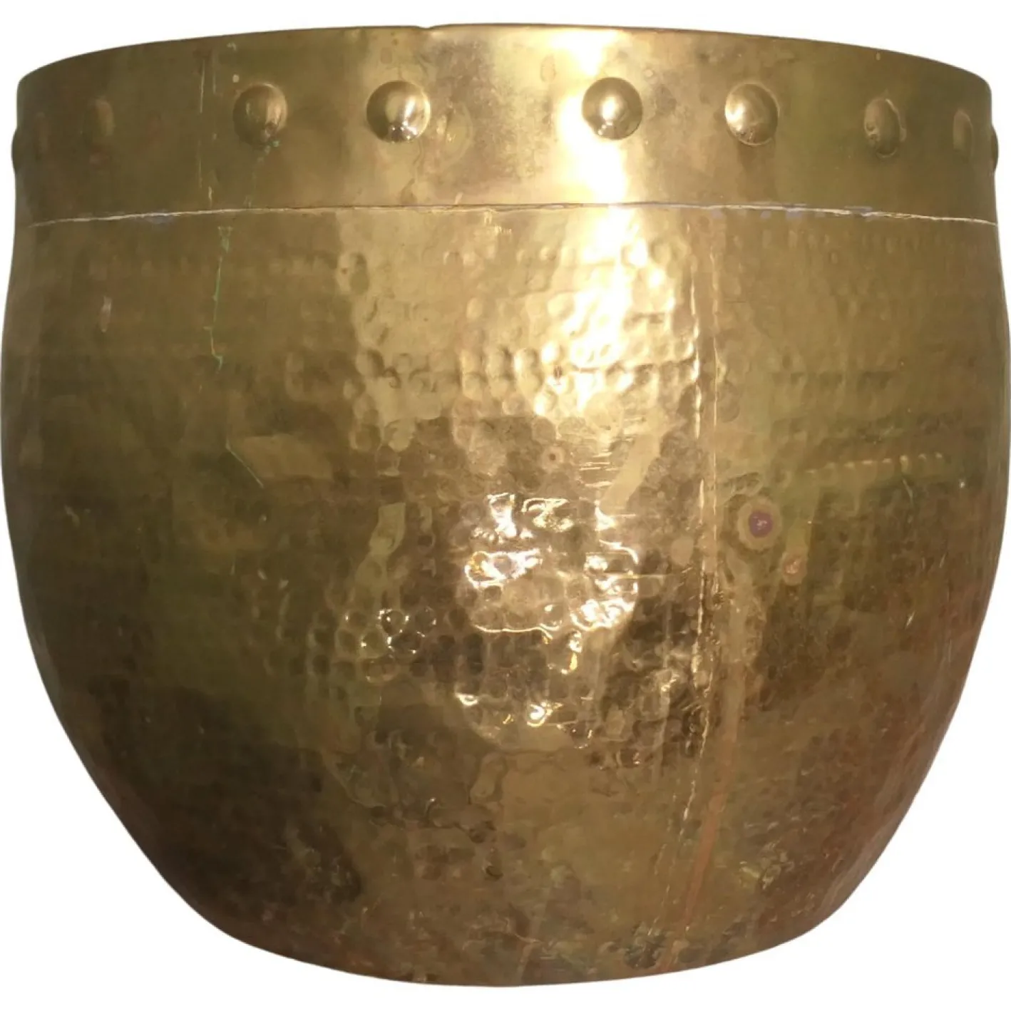 Arts and Crafts Jardiniere aus vernietetem Messing, 1880er