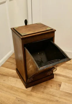 Arts and Crafts Kohlenkiste aus dunklem Kiefernholz, 1890er