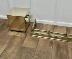 Arts and Crafts Messing Fender mit Kohle und Holzkisten, 3 . Set