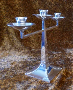 Arts & Crafts Silberner Kerzenhalter mit drei Zweigen von James Dixon & Sons, 1920er, 2er Set