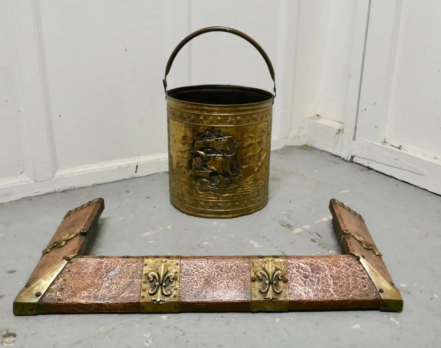 Arts & Crafts Viktorianischer Kotflügel aus Messing & Kupfer, 1890er