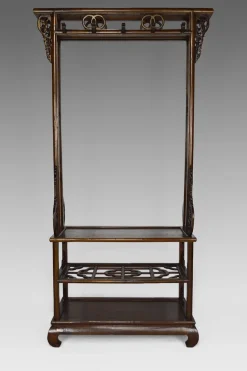 Asiatische Garderobe aus geschnitztem Holz mit Drachen, 1940er
