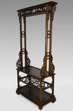 Asiatische Garderobe aus geschnitztem Holz mit Drachen, 1940er
