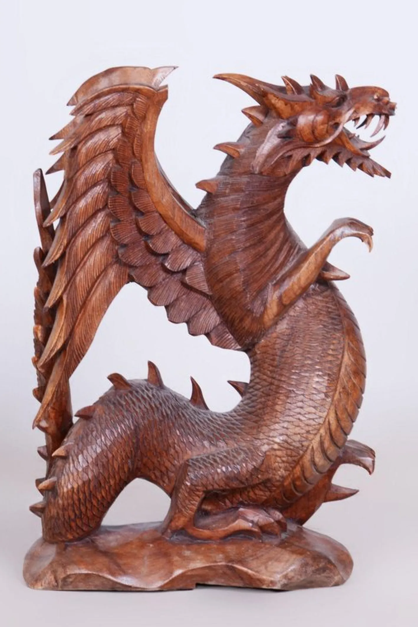Asiatische Vintage Statue aus lackiertem Holz, 1930er