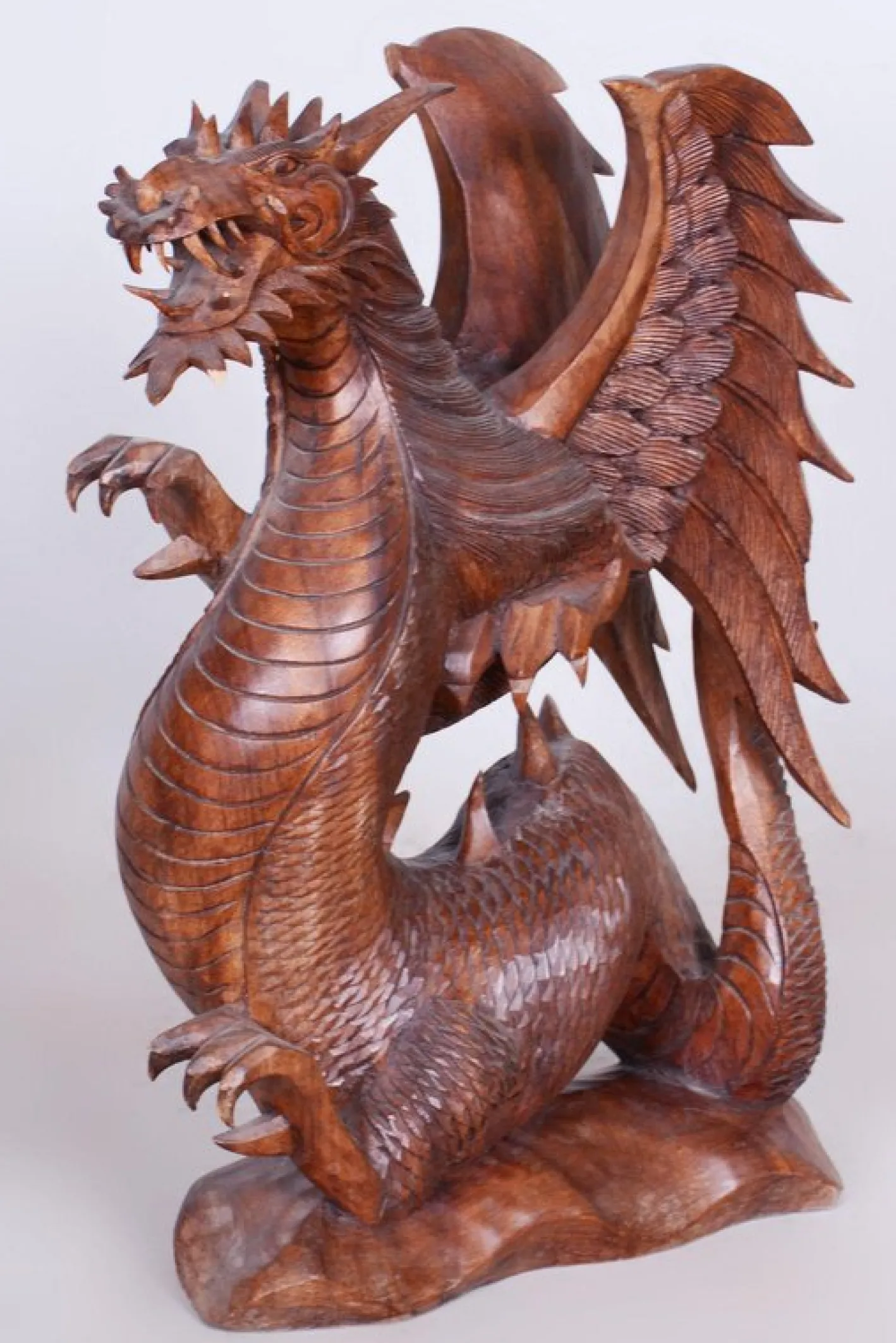 Asiatische Vintage Statue aus lackiertem Holz, 1930er