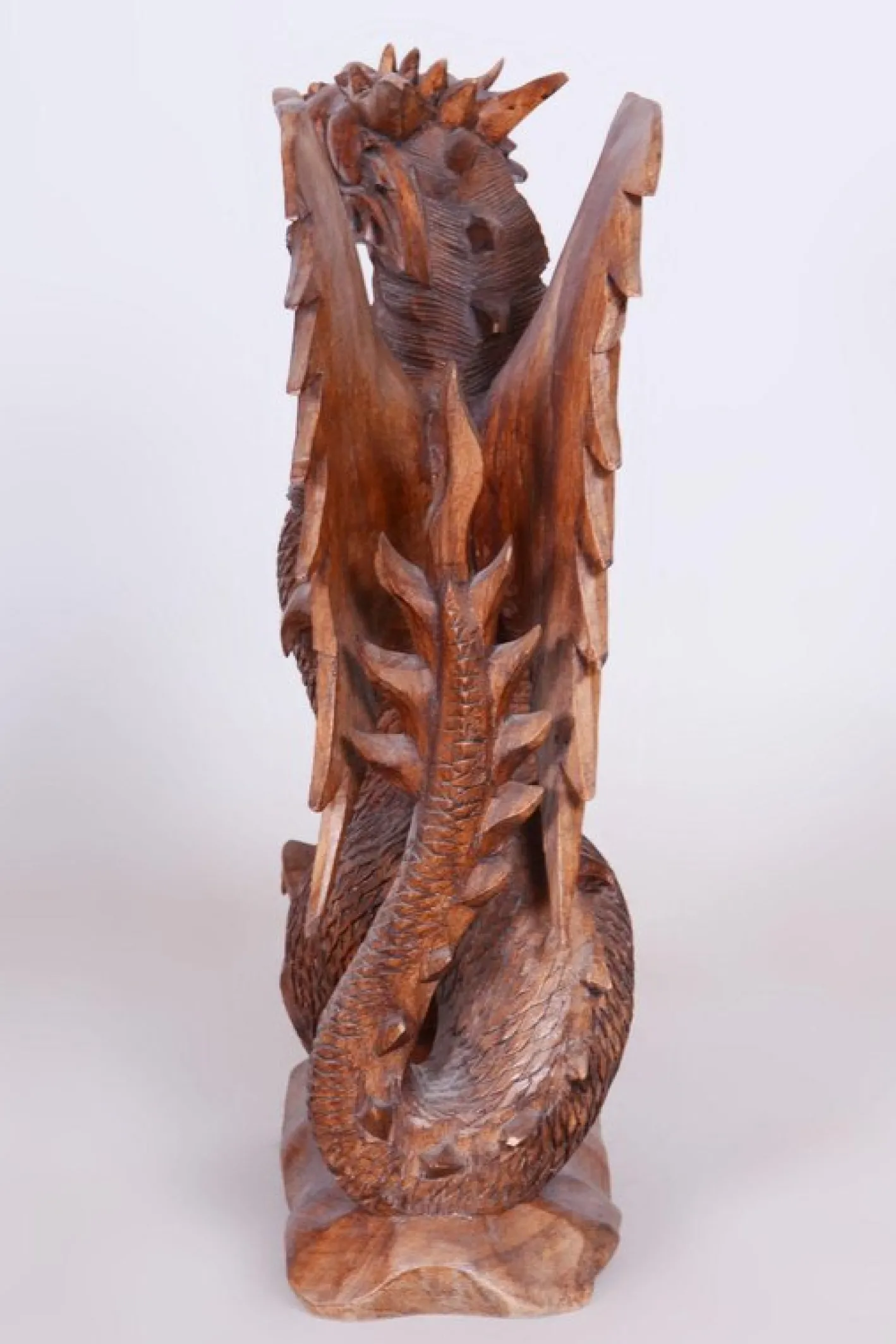 Asiatische Vintage Statue aus lackiertem Holz, 1930er