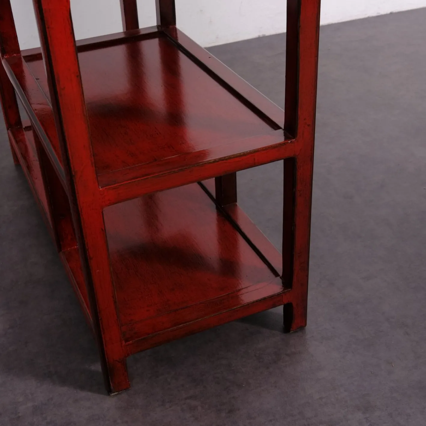 Asymmetrisches chinesisches Bücherregal in Rotem Lack