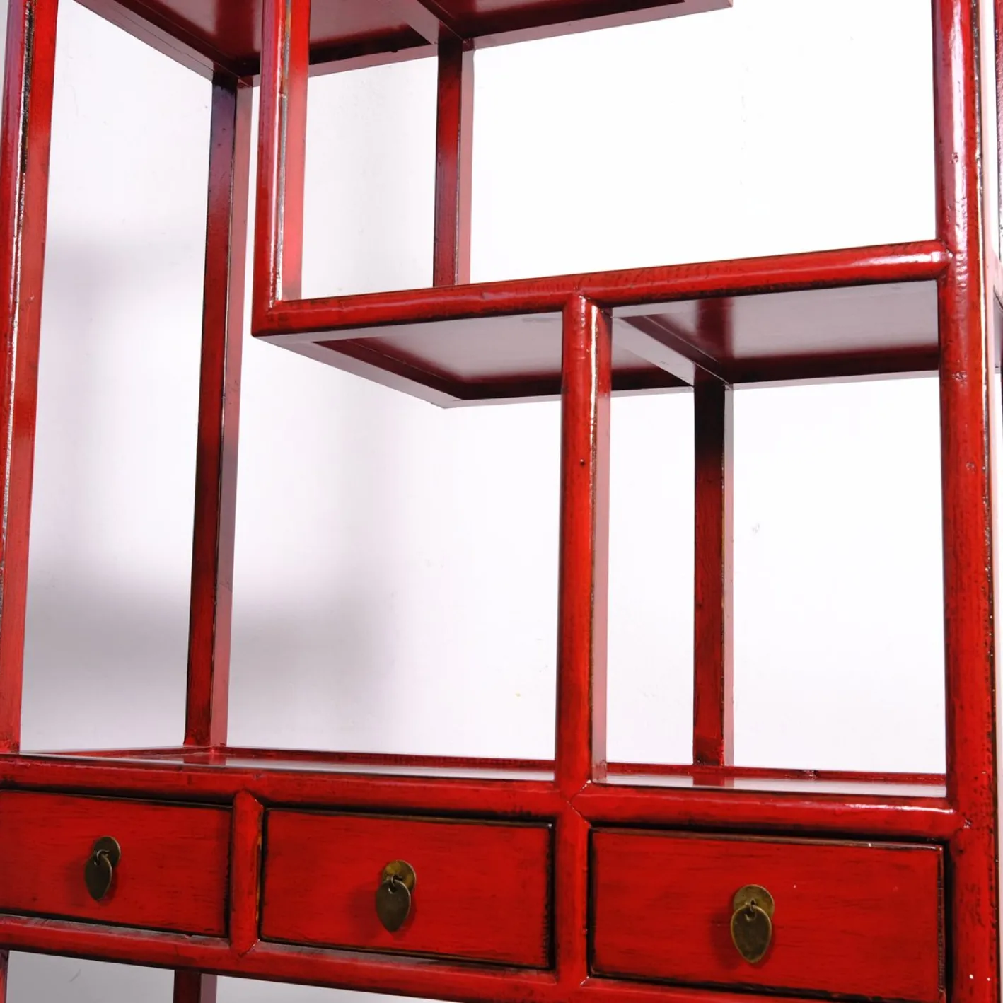 Asymmetrisches chinesisches Bücherregal in Rotem Lack