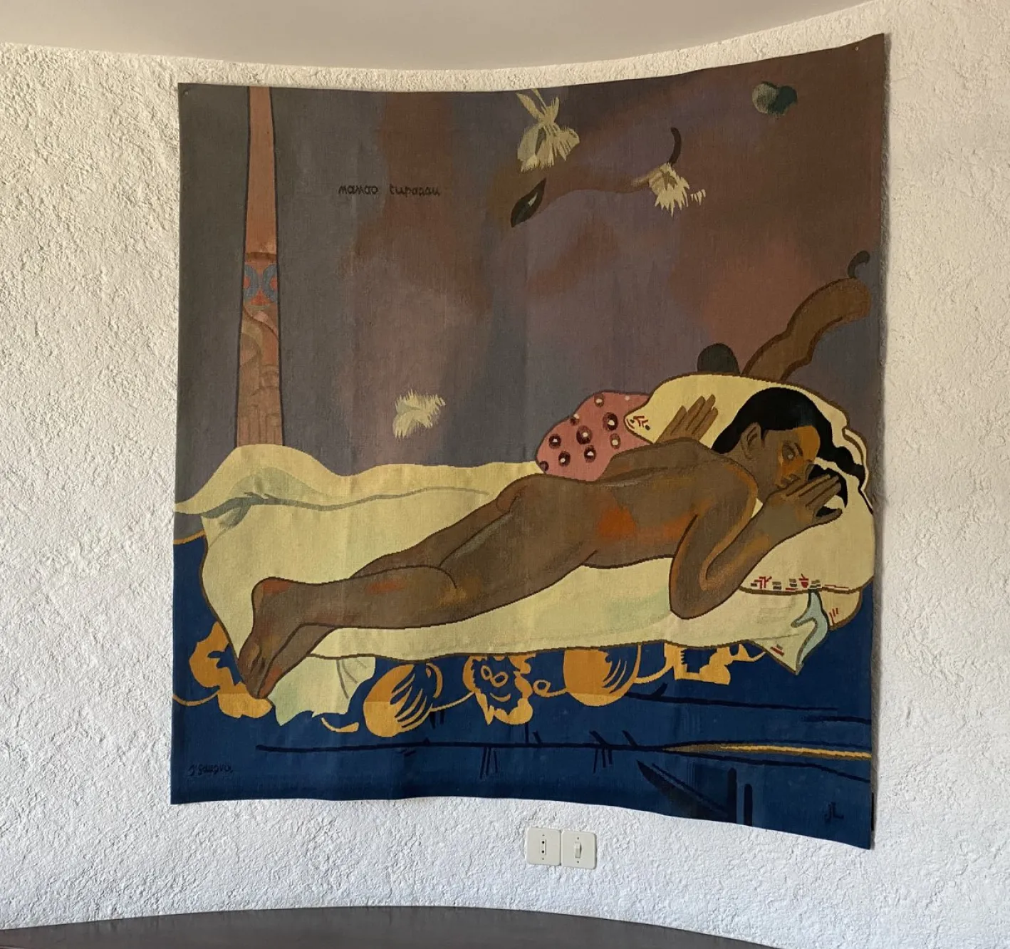 Aubusson Tapisserie nach dem Gemälde Manao Tupapau von Gauguin