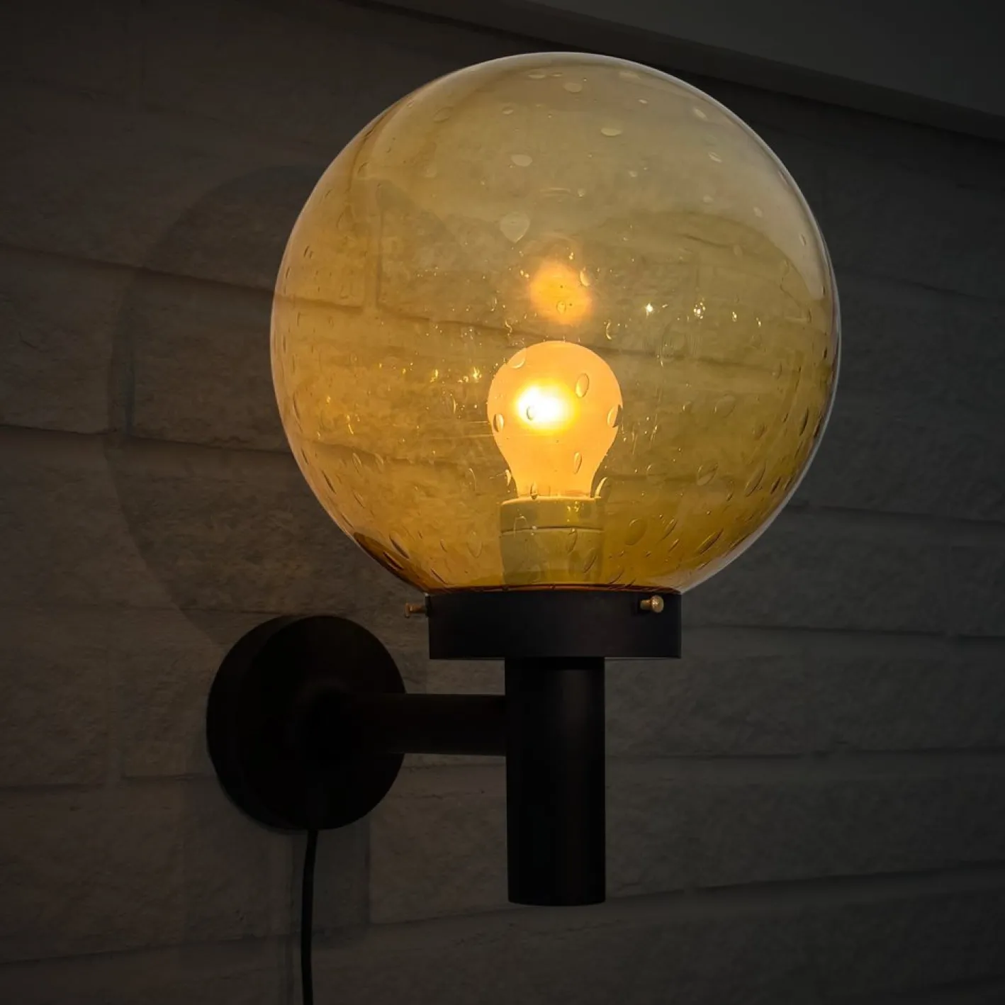 Außenfassadenlampe aus Fiberglas und Glas, Schweden, 1970er
