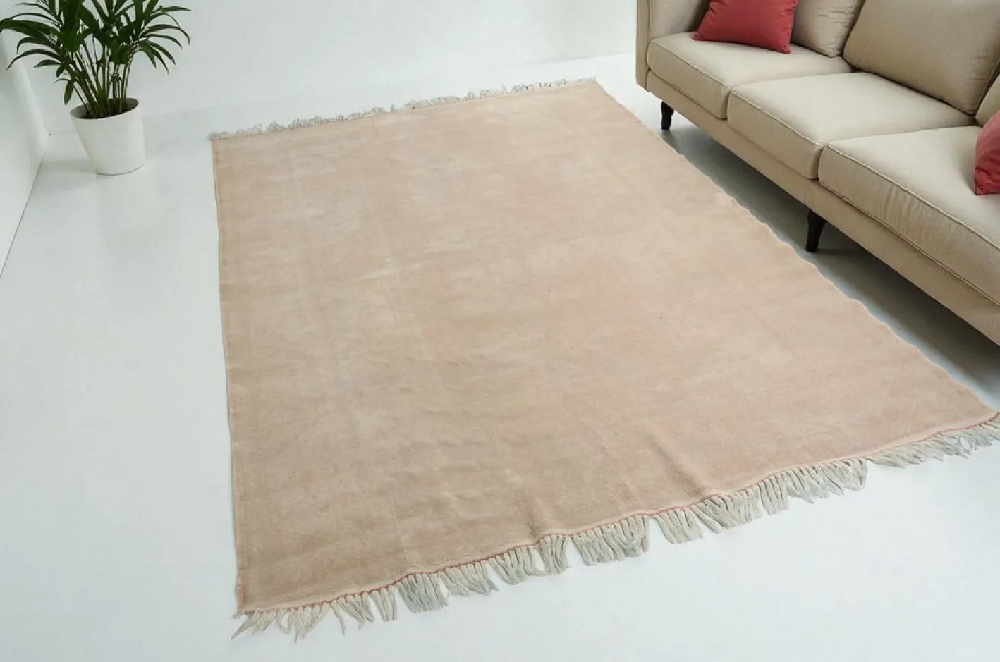 Ausgeblichener Teppich