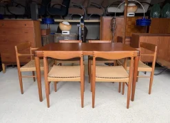 Ausziehbarer dänischer Mid-Century Esstisch aus Teak von Henry Walter Klein für Bramin