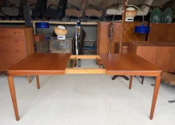 Ausziehbarer dänischer Mid-Century Esstisch aus Teak von Henry Walter Klein für Bramin
