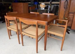 Ausziehbarer dänischer Mid-Century Esstisch aus Teak von Henry Walter Klein für Bramin