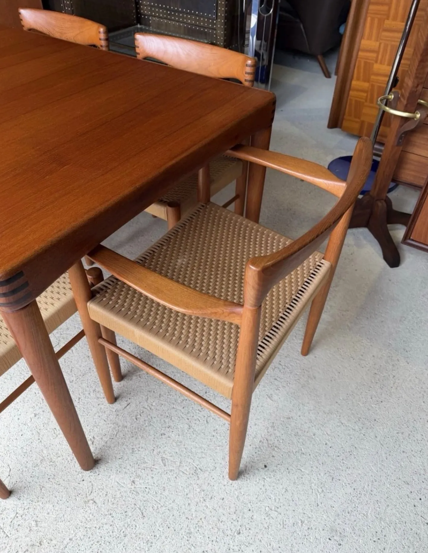 Ausziehbarer dänischer Mid-Century Esstisch aus Teak von Henry Walter Klein für Bramin