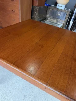 Ausziehbarer dänischer Mid-Century Esstisch aus Teak von Henry Walter Klein für Bramin