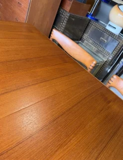 Ausziehbarer dänischer Mid-Century Esstisch aus Teak von Henry Walter Klein für Bramin
