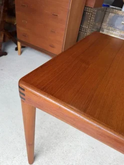 Ausziehbarer dänischer Mid-Century Esstisch aus Teak von Henry Walter Klein für Bramin