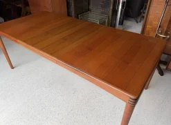Ausziehbarer dänischer Mid-Century Esstisch aus Teak von Henry Walter Klein für Bramin