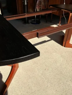 Ausziehbarer dänischer Vintage Esstisch aus Teak, 1960er