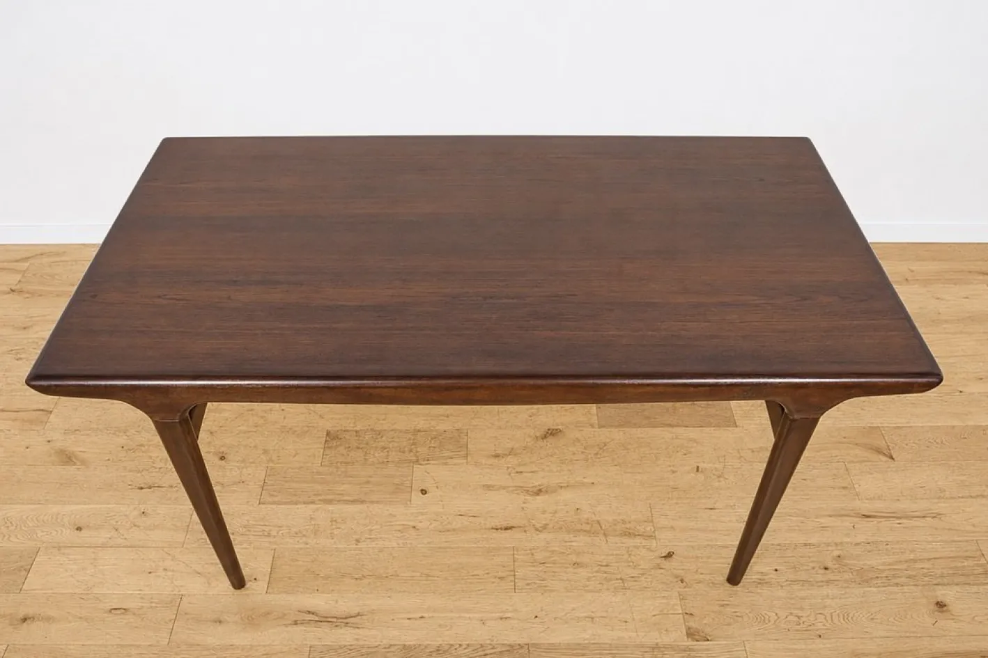 Ausziehbarer Mid-Century Modern Teak Esstisch von Johannes Andersen für Uldum Møbelfabrik, Denmark, 1960er